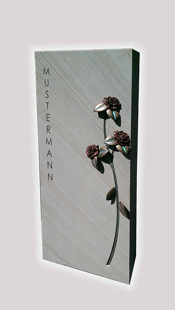 stele_mit_rosen
